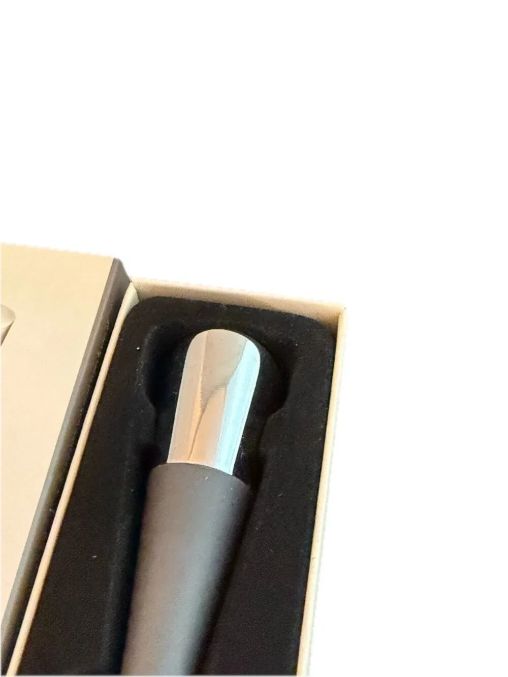Williams Sonoma Charcoal Grey Chrome Wine Bottle Stopper Bar Tool Preservation